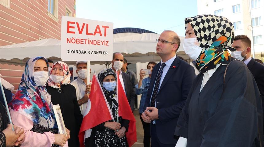 AK Parti Genel Başkan Yardımcısı İleri, Diyarbakır annelerini ziyaret etti