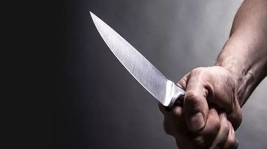 Okulda dehşet: Sınıf arkadaşını sırtından bıçakladı