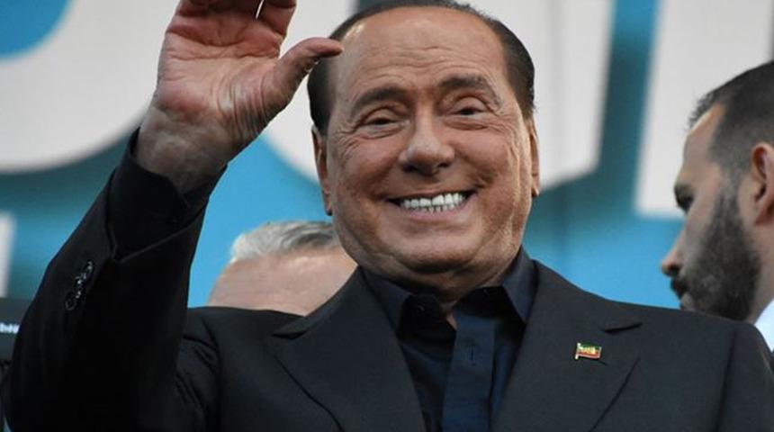 İtalya’nın eski Başbakanı Berlusconi rüşvet davasından beraat etti