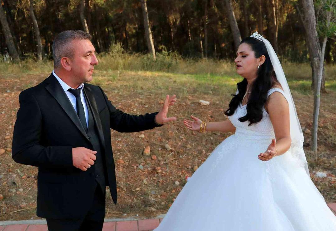 D&uuml;ğ&uuml;n g&uuml;n&uuml; dış &ccedil;ekime giden gelin ve damada şok! Her şeyleri &ccedil;alındı