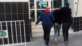 Polis aracı kurşunlamış gibi video çekti, ihbar üzerine gözaltına alındı! ''Sizce ben mermi patlattığım memur aracını...''