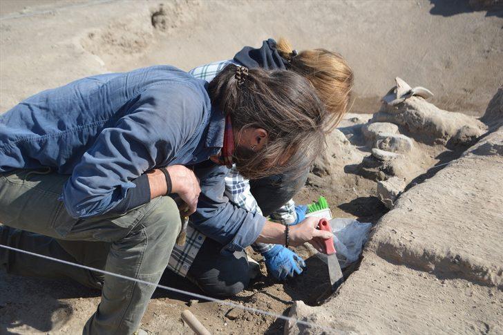 Puruşhanda olduğu düşünülen antik kentin ilk duvarları gün yüzüne çıkartıldı G2