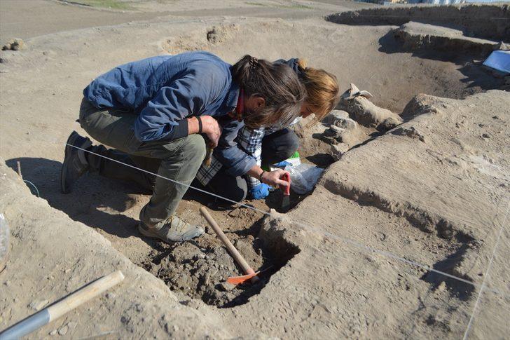 Puruşhanda olduğu düşünülen antik kentin ilk duvarları gün yüzüne çıkartıldı G3