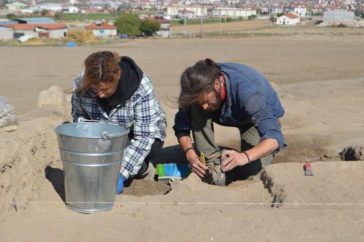 Puruşhanda olduğu düşünülen antik kentin ilk duvarları gün yüzüne çıkartıldı G4