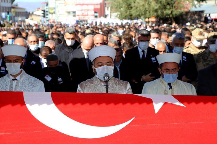 GÜNCELLEME - Eren-7 Operasyonu'nda şehit olan Uzman Çavuş Tortumlu son yolculuğuna uğurlandı G2