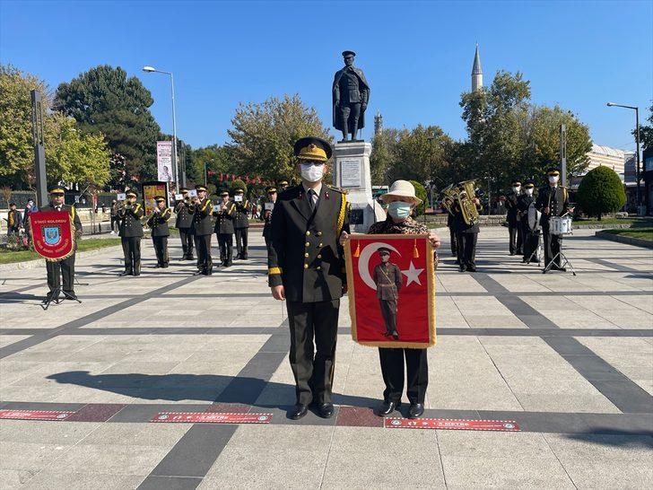 Edirne'de askeri bando konserini bir süre 5 yaşındaki çocuk yönetti G2