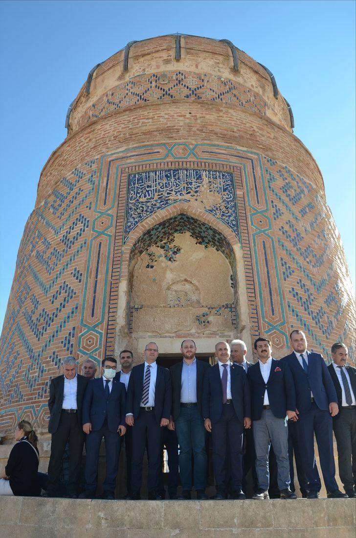 AK Parti Genel Başkan Yardımcısı İleri, Batman'da gençlerle buluştu G4