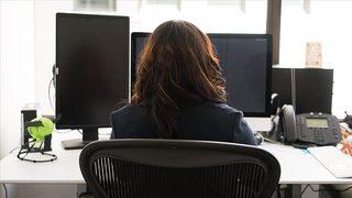 Yanlış oturmalar boyun ağrısına yol açıyor