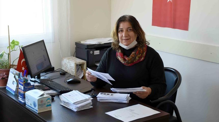 Aksaray'ın tek kadın muhtarı 12 yıl önce aldığı mührü kimseye bırakmıyor