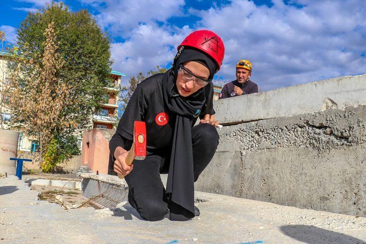 Van'da kadınlardan oluşturulan arama kurtarma timi afetlerde can kurtaracak G3