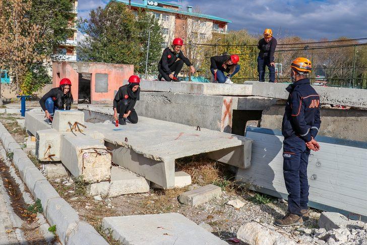Van'da kadınlardan oluşturulan arama kurtarma timi afetlerde can kurtaracak G4
