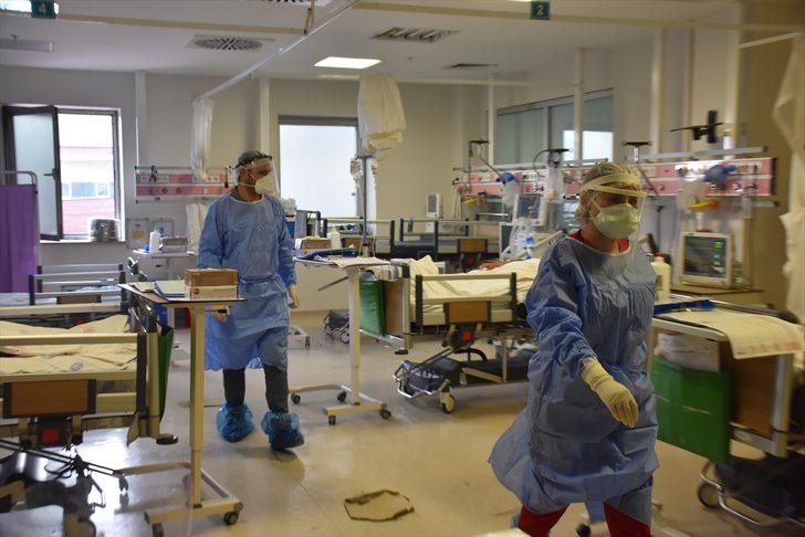 Kovid-19 servisindeki sağlık çalışanları hastaların aşı pişmanlığına şahitlik ediyor G2