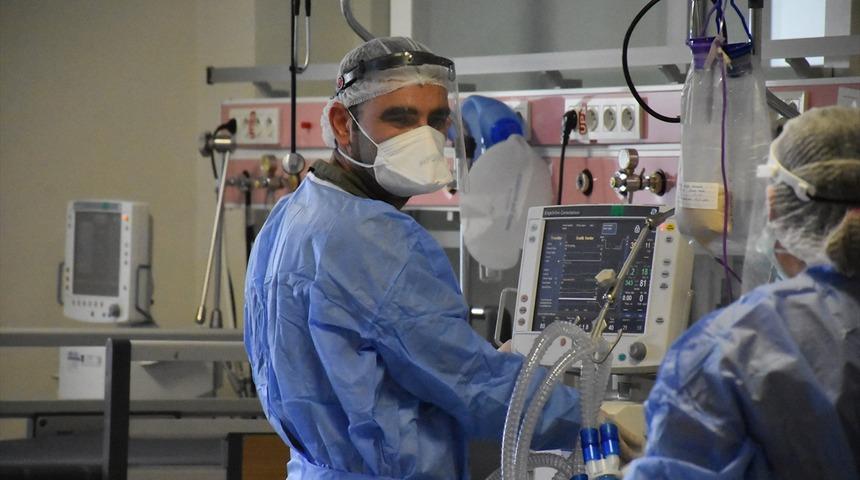 Sağlık harcamaları artıyor