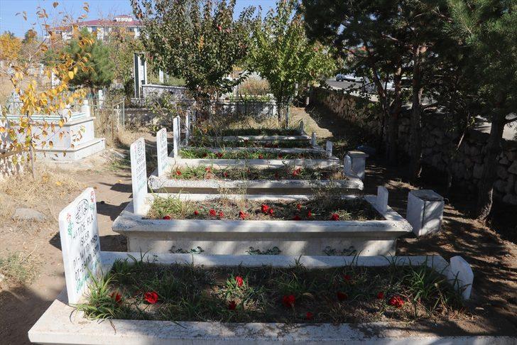 Van depreminde hayatını kaybedenler anıldı G2