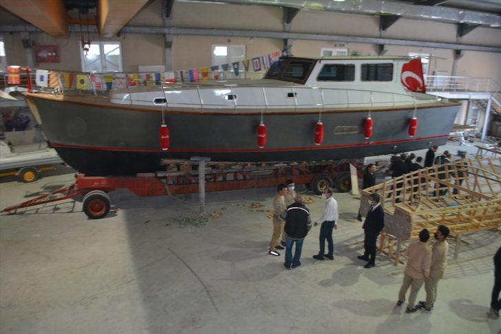 Ayvalık'ta Denizcilik Lisesi atölyesinin ilk eseri "Kontess" tamamlandı G3