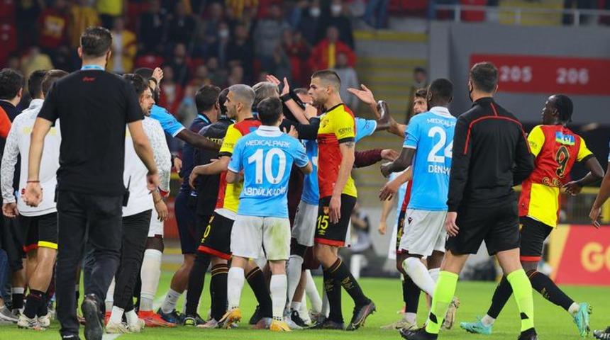 Büyük gerilim! Bir anda ortalık karıştı