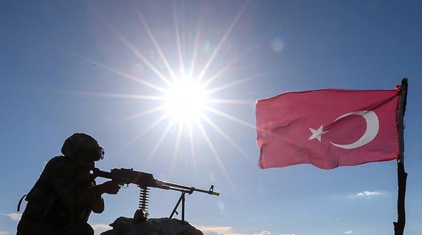 Bakan Soylu duyurdu: Hakkari'de 2 ter&ouml;rist etkisiz hale getirildi