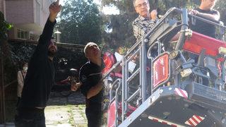 Yer: İstanbul! Papağan evden kaçtı, itfaiye ve aile seferber oldu