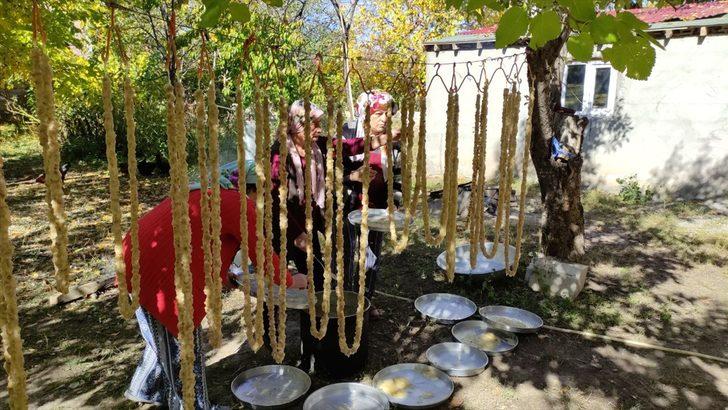 Karslı kadınlar imeceyle ballı köme yapımına başladı G1