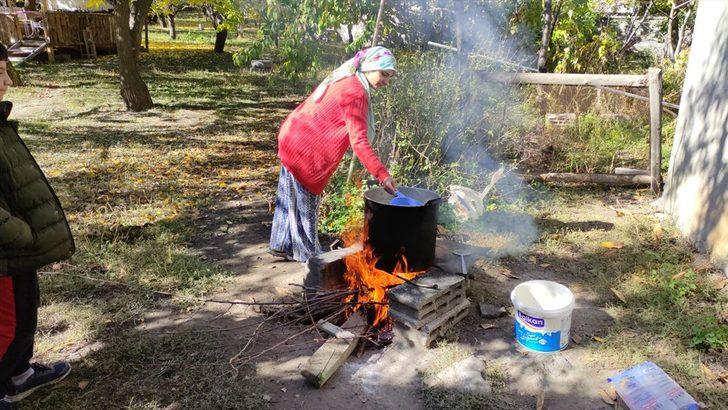 Karslı kadınlar imeceyle ballı köme yapımına başladı G3