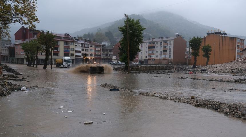 Sel felaketi yaşanan Bozkurt'ta korkutan görüntüler