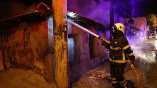 Edirne'de müstakil ev, yangın sonucu kullanılamaz hale geldi