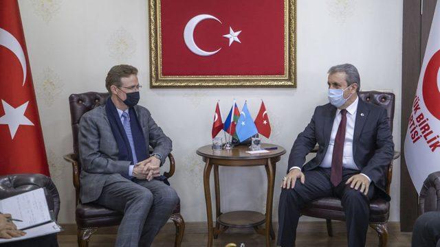 Büyükelçi Nikolaus Meyer-Landrut, Mart 2021'de Büyük Birlik Partisi Genel Başkanı Mustafa Destici'yi ziyaret etmişti.