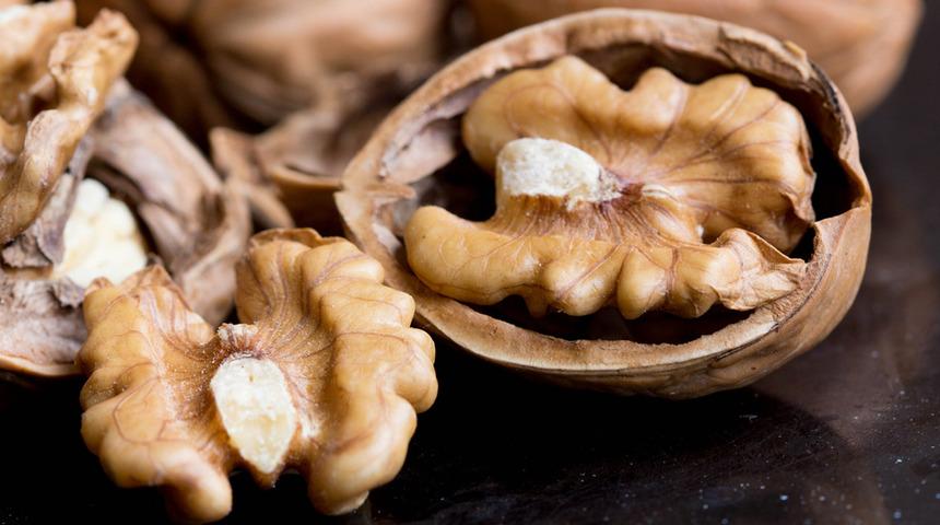 Kuruyemiş deyip geçme! Düzenli olarak ceviz tüketmenin mucizevi faydaları