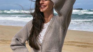 Yasemin Özilhan'ın 1200 avroluk hırkasına 200 TL'ye kadar alternatifler