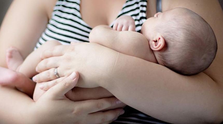 Anne sütü bebekler için çok önemli