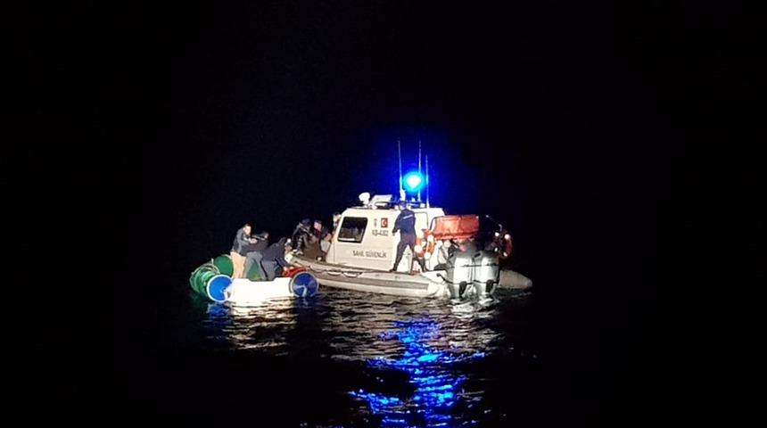 Bodrum a&ccedil;ıklarında lastik botta 16 d&uuml;zensiz g&ouml;&ccedil;men yakalandı