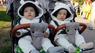 İkizler de birbirini kıskanıyor