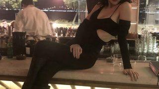 Merve Boluğur yeni tarzıyla hayranlarını şaşırttı! Makyajla bambaşka biri oldu