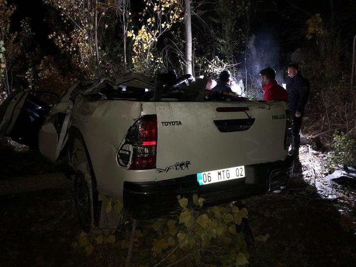 Tokat'ta uçuruma devrilen kamyonetteki 3 kişi öldü, 1 kişi yaralandı G3