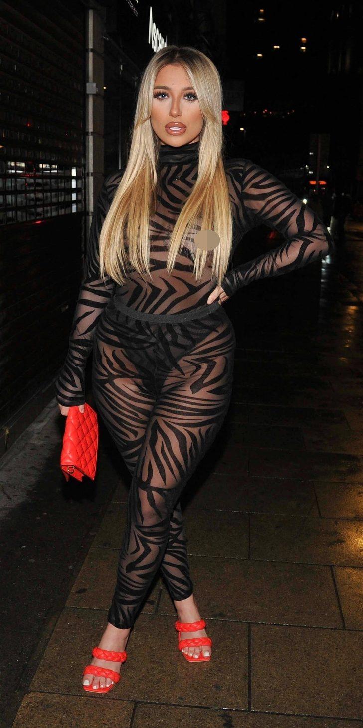 Tamamen şeffaf! Kasığını çantasıyla örttü G4