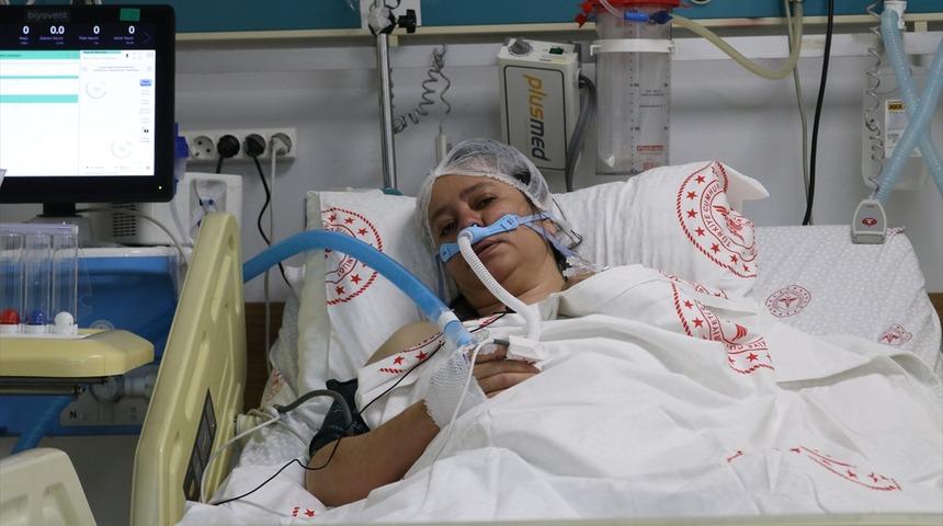 Kovid-19 tedavisi gören kadın aşı olmadığı için çok pişman