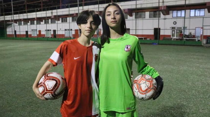 İkizi kız kardeşlerin hedefi futbolda milli forma
