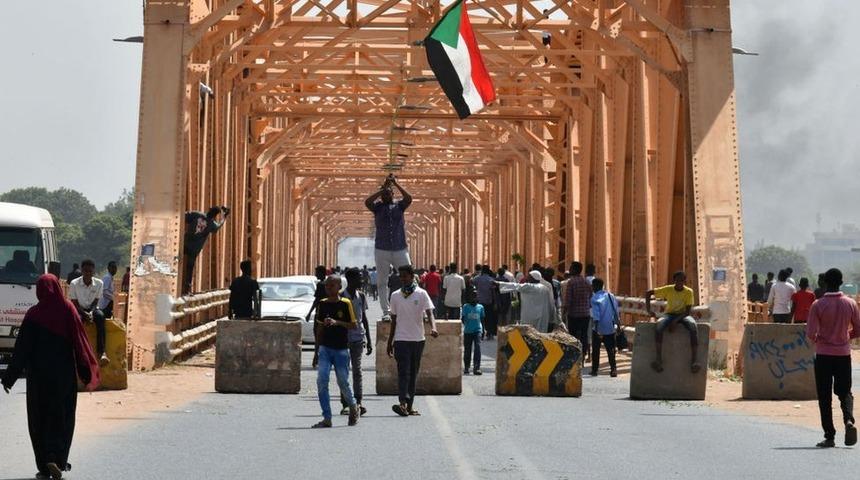 Sudan'da darbe karşıtı g&ouml;steriler ikinci g&uuml;n&uuml;nde: 'Askeri y&ouml;netime hayır'