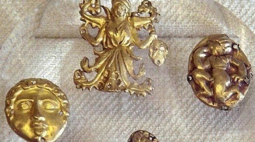 Altın, borsalardaki düşüşle tırmanıyor