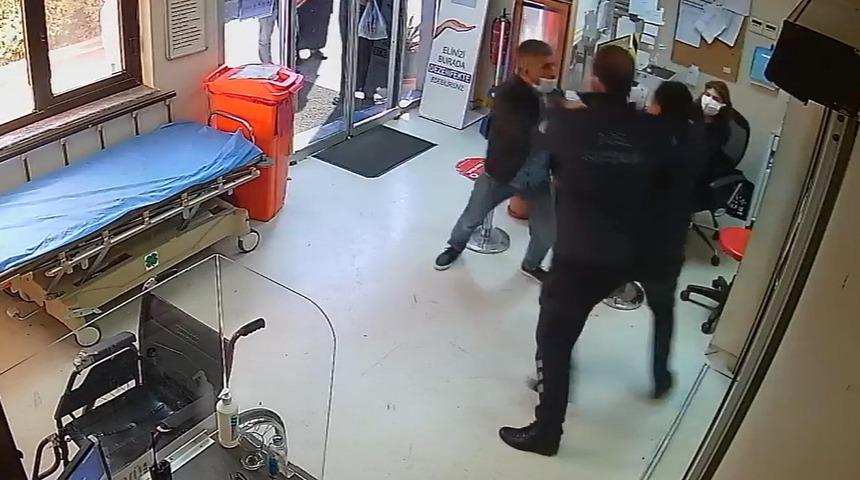 Dehşete düşüren anlar! İğne yaptırmaya geldiği hastanede güvenlik görevlilerini darbetti