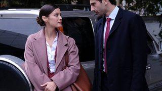 Yargı dizisinin yakışıklı savcısı Kaan Urgancıoğlu'ndan dudak dudağa poz! 