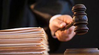 Mahkemede ilginç anlar! Arjantin'de annesi ve teyzesini öldürmekle suçlanan adam mahkemede miyavladı