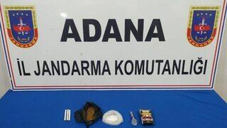 Adana'da aracında uyuşturucu ele geçirilen sürücü gözaltına alındı