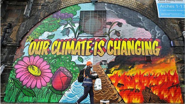 COP26 İklim Zirvesinin yapılacağı Glasgow'da bir duvar resmi