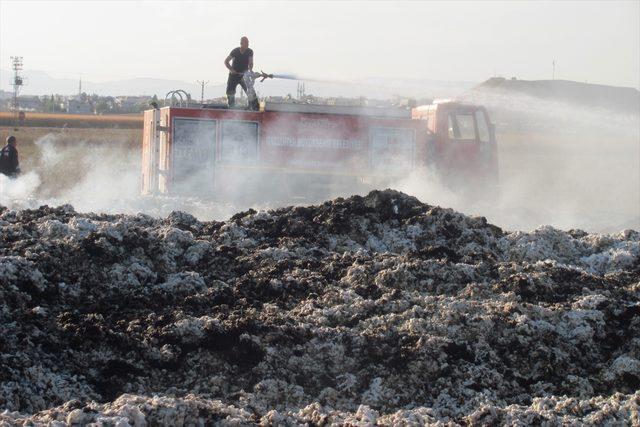 Gaziantep'te tarla yangınında yaklaşık 90 ton pamuk yandı