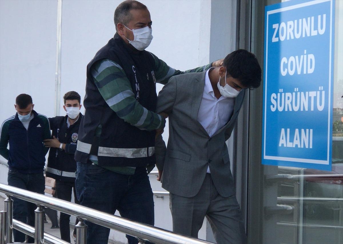 Adana'da d&uuml;ğ&uuml;nde &ccedil;ıkan silahlı kavgada 2 kardeş yaralandı