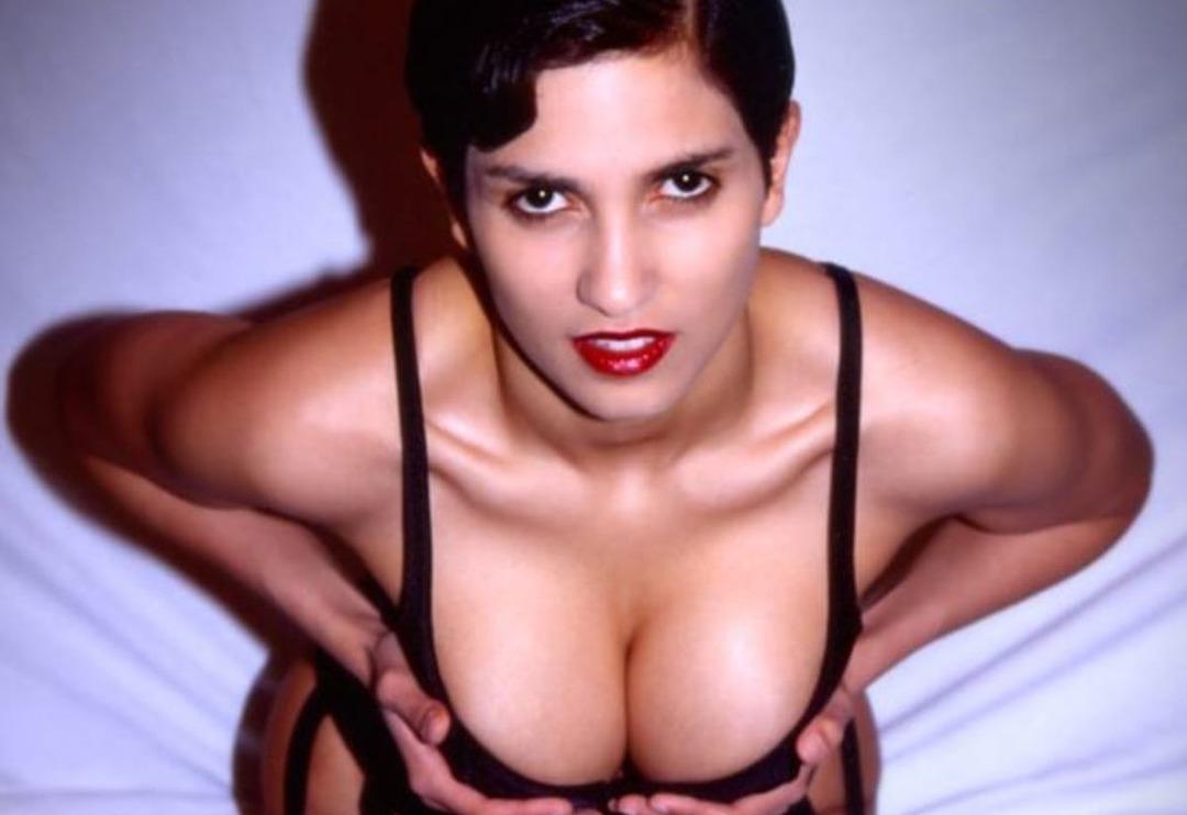 Cinsel i&ccedil;erikli filmlerde oynuyordu! Siyaset&ccedil;i oldu! Celine Bara'nın şaşkına &ccedil;eviren &ouml;yk&uuml;s&uuml;!