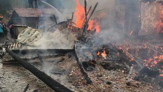 Çorum'da iki ev yandı