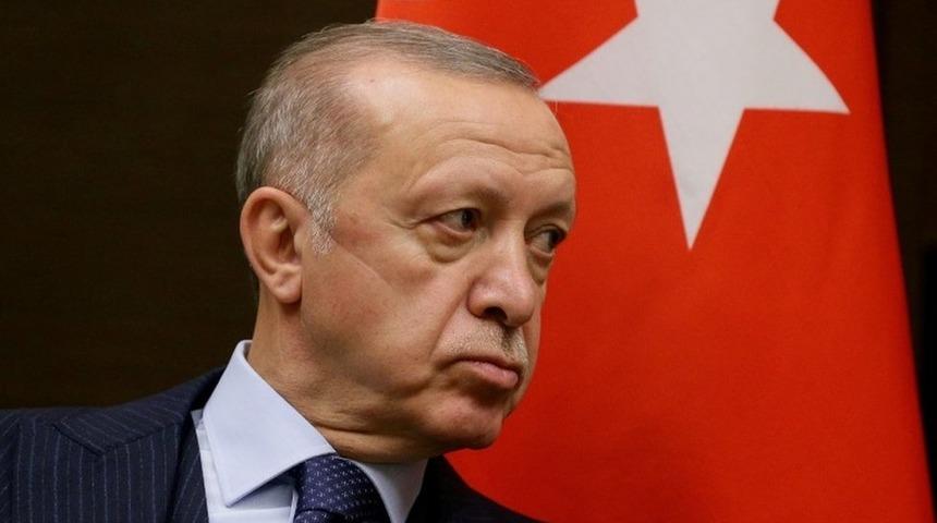 Erdoğan'dan 'krizden ka&ccedil;tı' yorumlarına yanıt: Ben taarruzdayım, kitabımda geri adım atmak yok