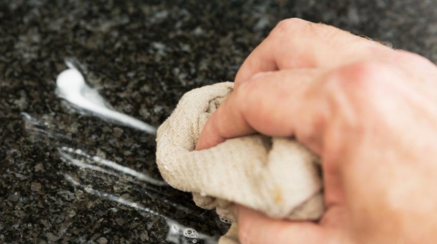 Doğallık temizlikte de önemli! Işıl ışıl zeminler için evde yapabileceğiniz temizleyiciler